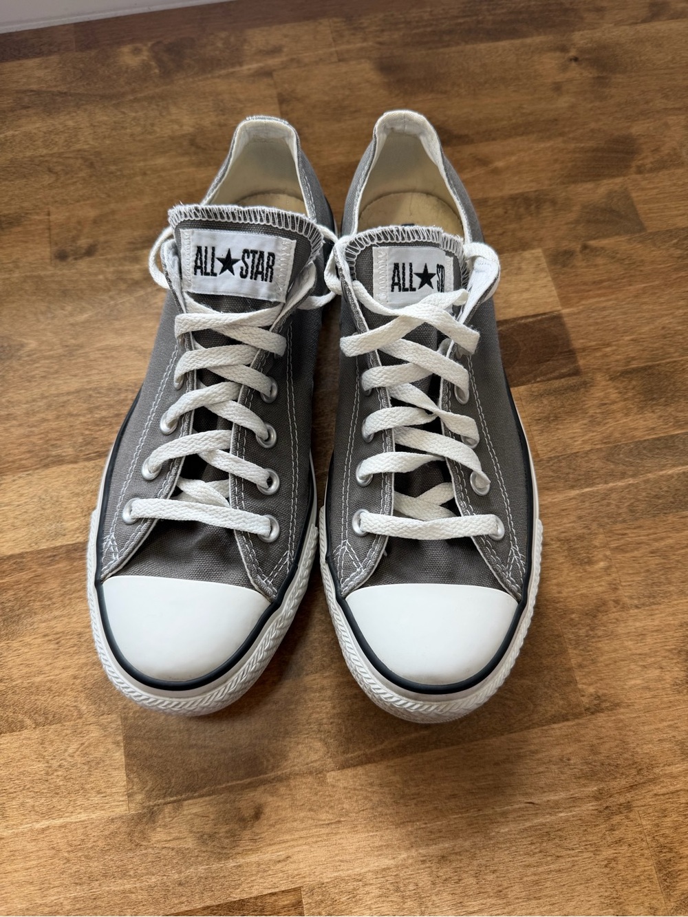 Converse Low Top Sneakers in Gray- video in listing